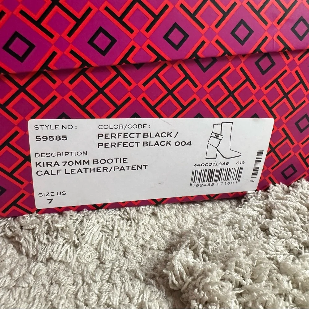 Tory Burch Kira Black Leather Ankle Boots 7 gold logo ankle short heeled